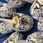 This simple but delicious recipe combines smoked bananas double bits with chocolate and crushed nuts