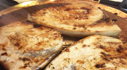 Discover a great taste with wood chips by cooking Swordfish Al A Plancha